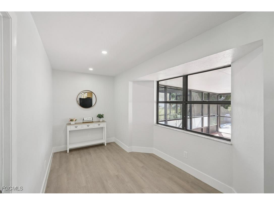 2128 NE 9th Place Cape Coral FL 33909 2025013120 image11