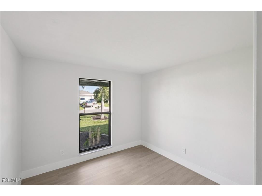 2128 NE 9th Place Cape Coral FL 33909 2025013120 image12