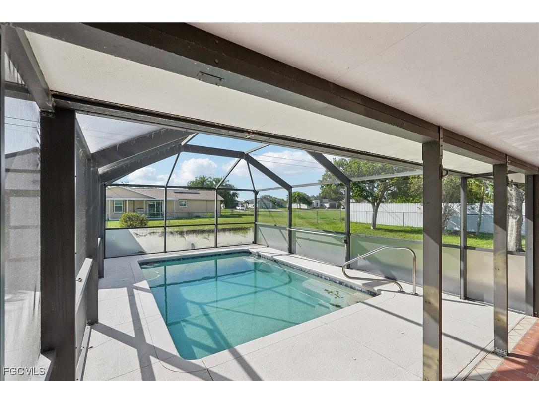 2128 NE 9th Place Cape Coral FL 33909 2025013120 image24