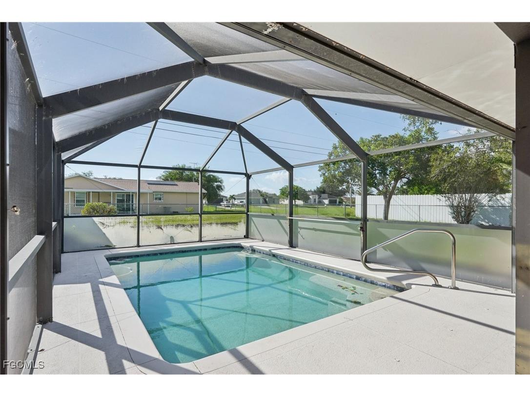 2128 NE 9th Place Cape Coral FL 33909 2025013120 image25