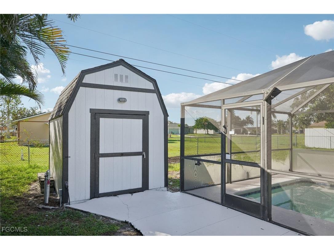 2128 NE 9th Place Cape Coral FL 33909 2025013120 image27