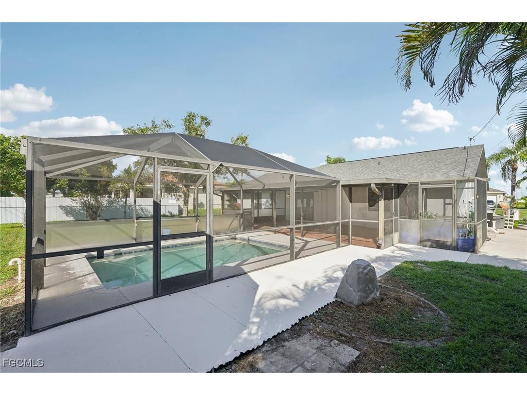 2128 NE 9th Place Cape Coral FL 33909 2025013120 image28