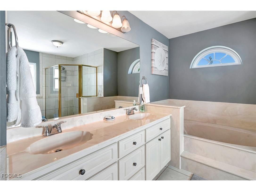 2128 SW 8th Court Cape Coral FL 33991 2025019517 image21