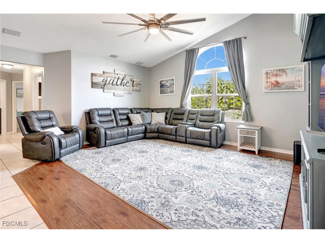 2128 SW 8th Court Cape Coral FL 33991 2025019517 image8