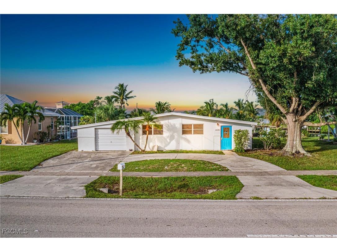 21288 Edgewater Drive Port Charlotte FL 33952 2026002082 image1