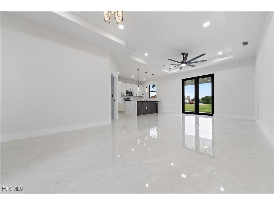 2129/2131 Fairway Drive Lehigh Acres FL 33973 2025018172 image5