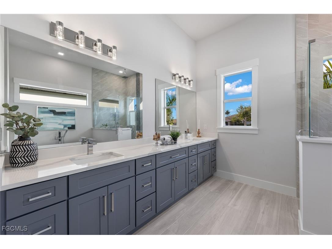 2129 Cape Coral Parkway W Cape Coral FL 33914 2025002941 image19