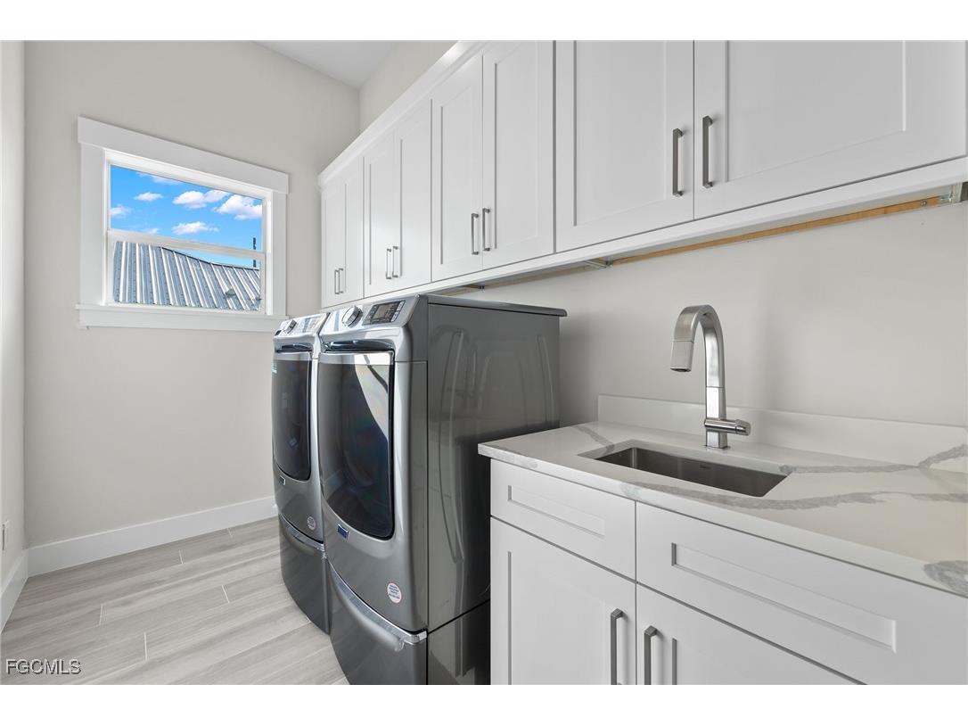 2129 Cape Coral Parkway W Cape Coral FL 33914 2025002941 image30