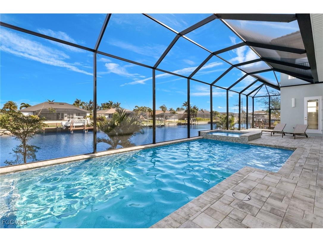 2129 Cape Coral Parkway W Cape Coral FL 33914 2025002941 image35