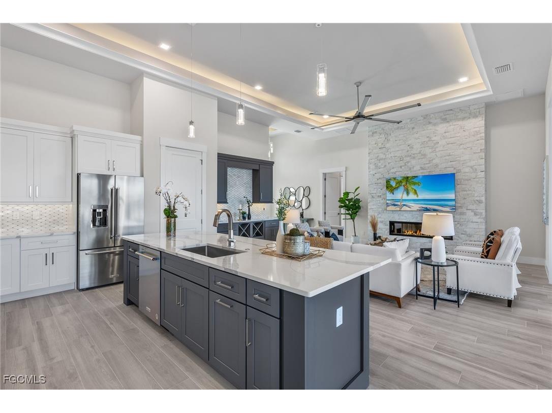 2129 Cape Coral Parkway W Cape Coral FL 33914 2025002941 image4