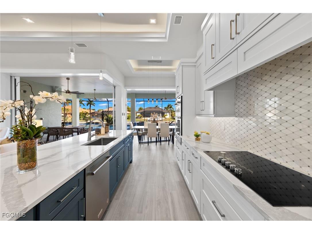 2129 Cape Coral Parkway W Cape Coral FL 33914 2025002941 image8