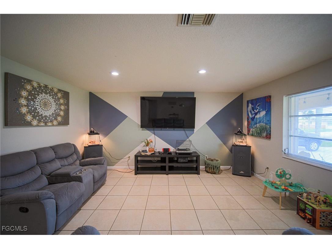 213 Jayview Avenue Lehigh Acres FL 33936 2025006959 image3