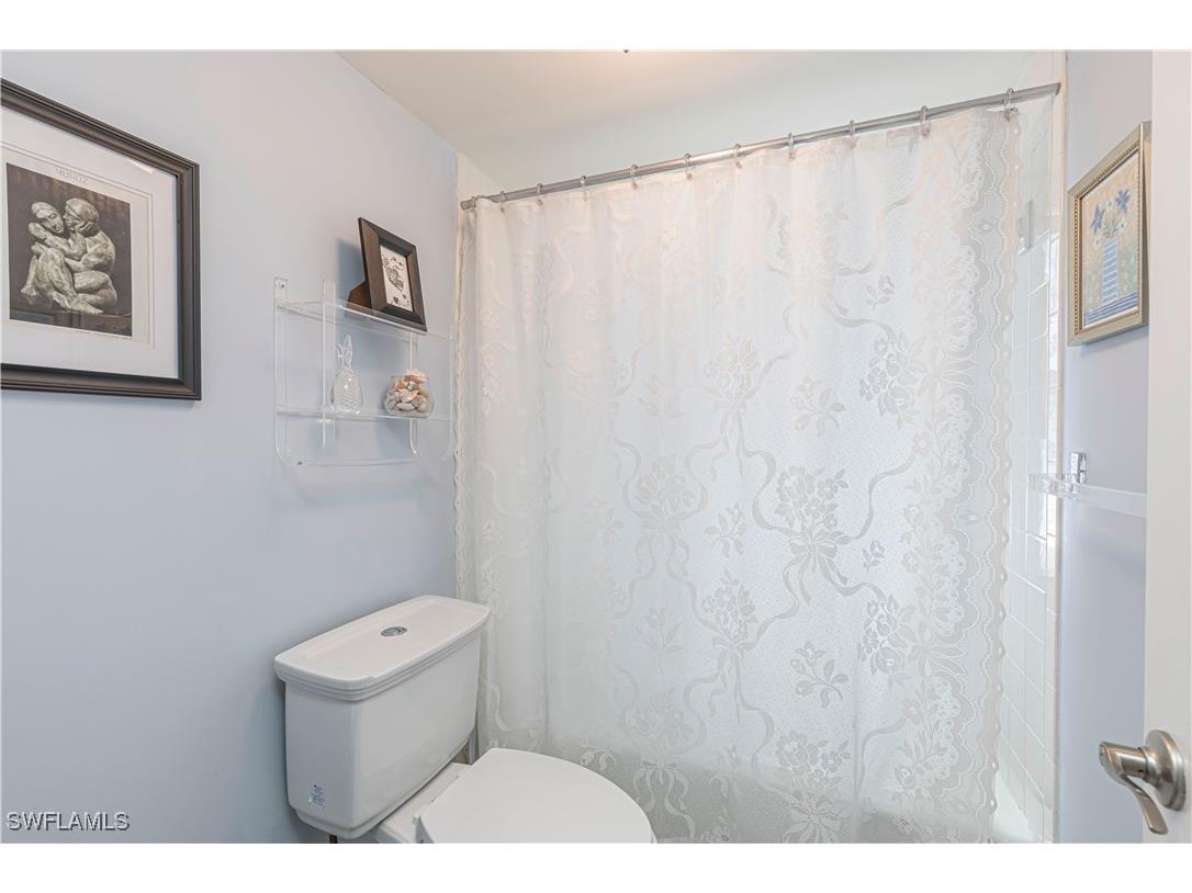 213 Memory Ln #4 Naples FL 34112 225084852 image16