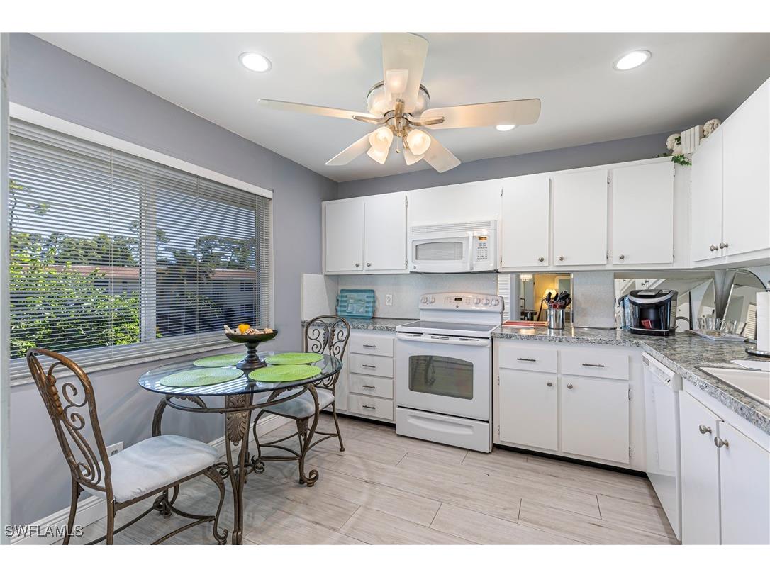 213 Memory Ln #4 Naples FL 34112 225084852 image4