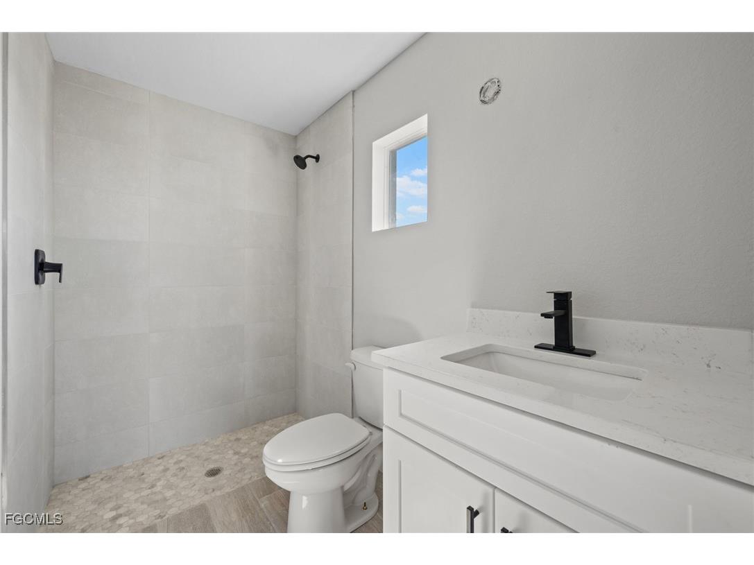 213 NE 31st Street Cape Coral FL 33909 2025021577 image16