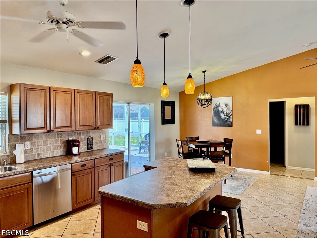 213 SW 10th Terrace Cape Coral FL 33991 2026022554 image10