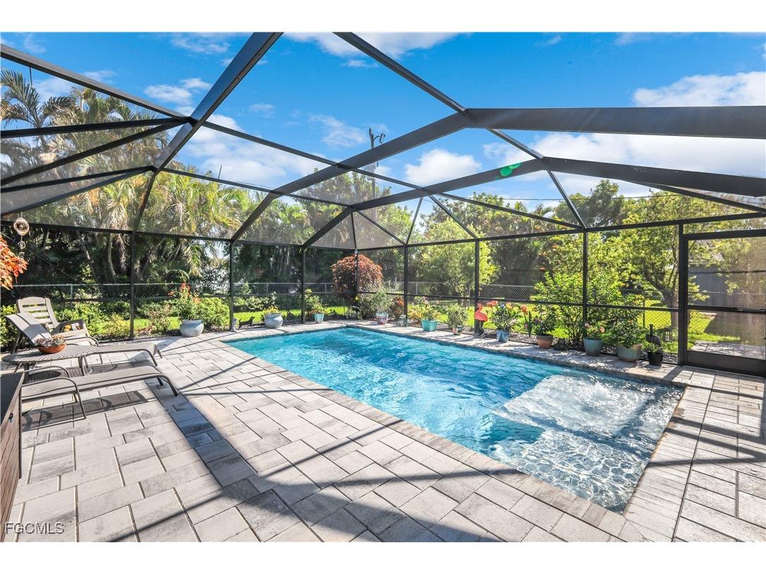 213 SW 38th Terrace Cape Coral FL 33914 2025006523 image1