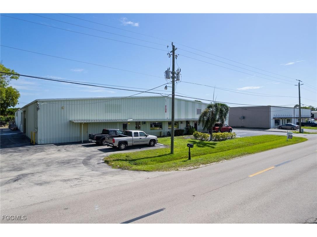 2130 Andrea Lane Fort Myers FL 33912 2025010051 image1