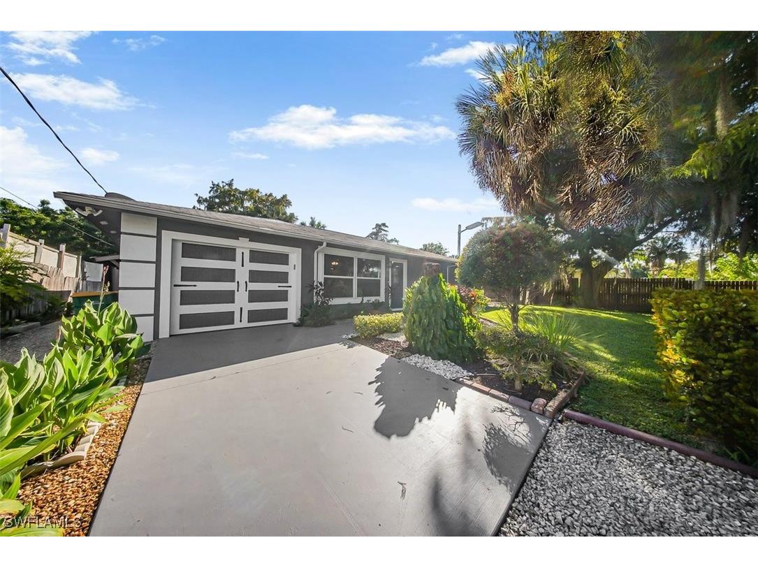 2130 Golden Gate Boulevard W Naples FL 34120 225074325 image1