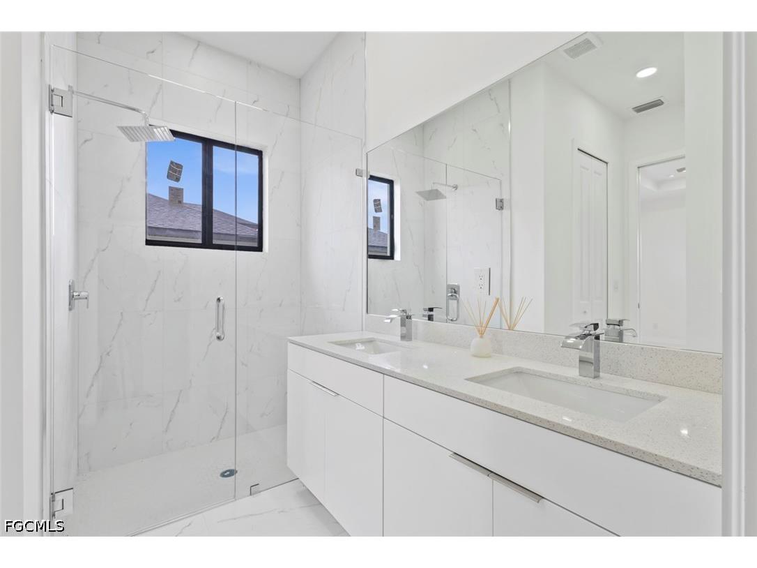 2130 NE 26th Street Cape Coral FL 33909 2026025180 image8