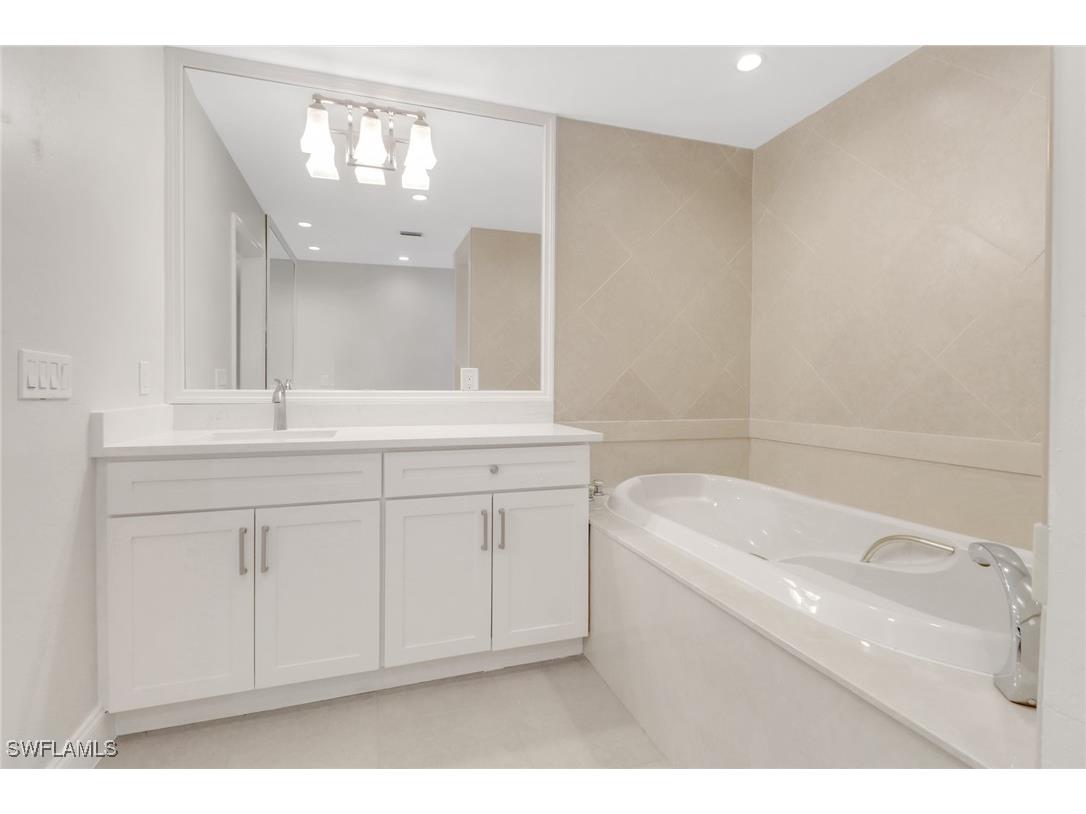 2130 Wilson Boulevard N Naples FL 34120 225063460 image11