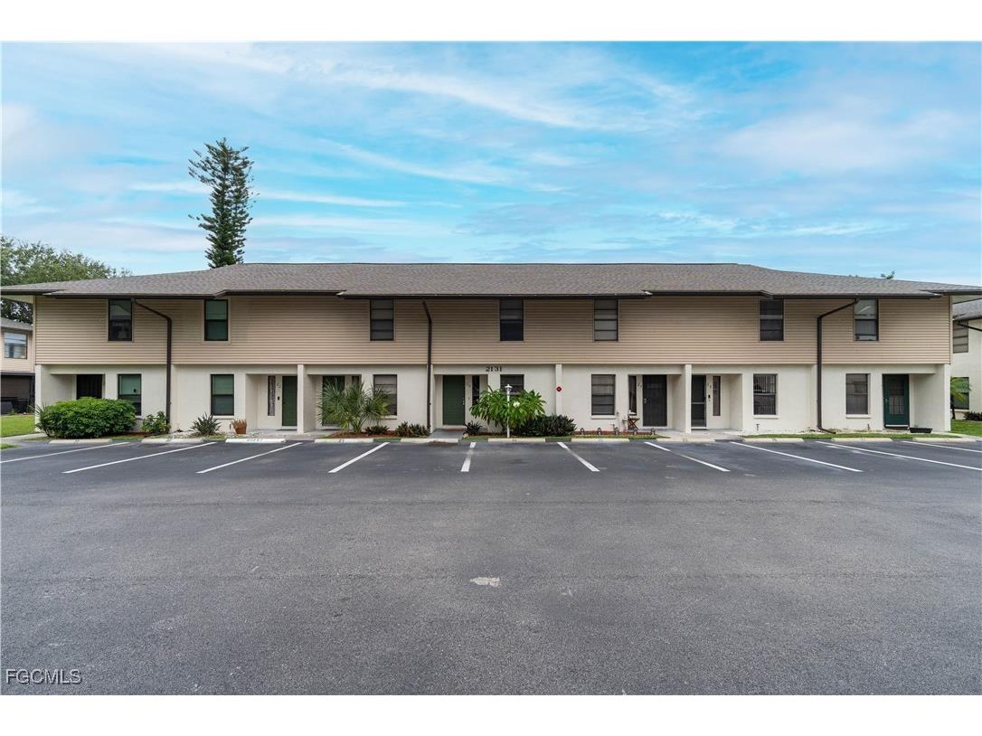 2131 Crystal Drive #24 Fort Myers FL 33907 2025009272 image1