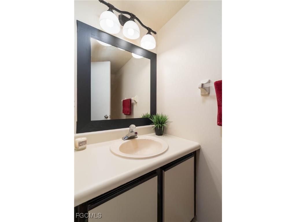 2131 Crystal Drive #24 Fort Myers FL 33907 2025009272 image12