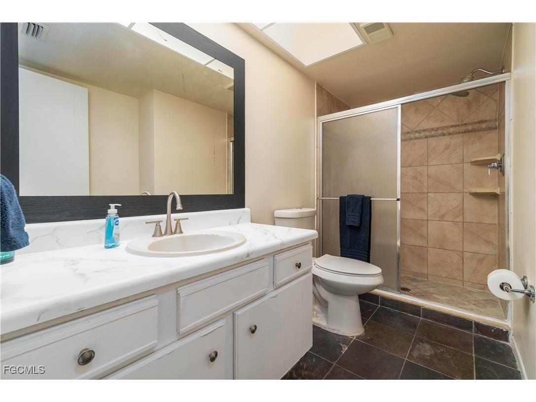 2131 Crystal Drive #24 Fort Myers FL 33907 2025009272 image17