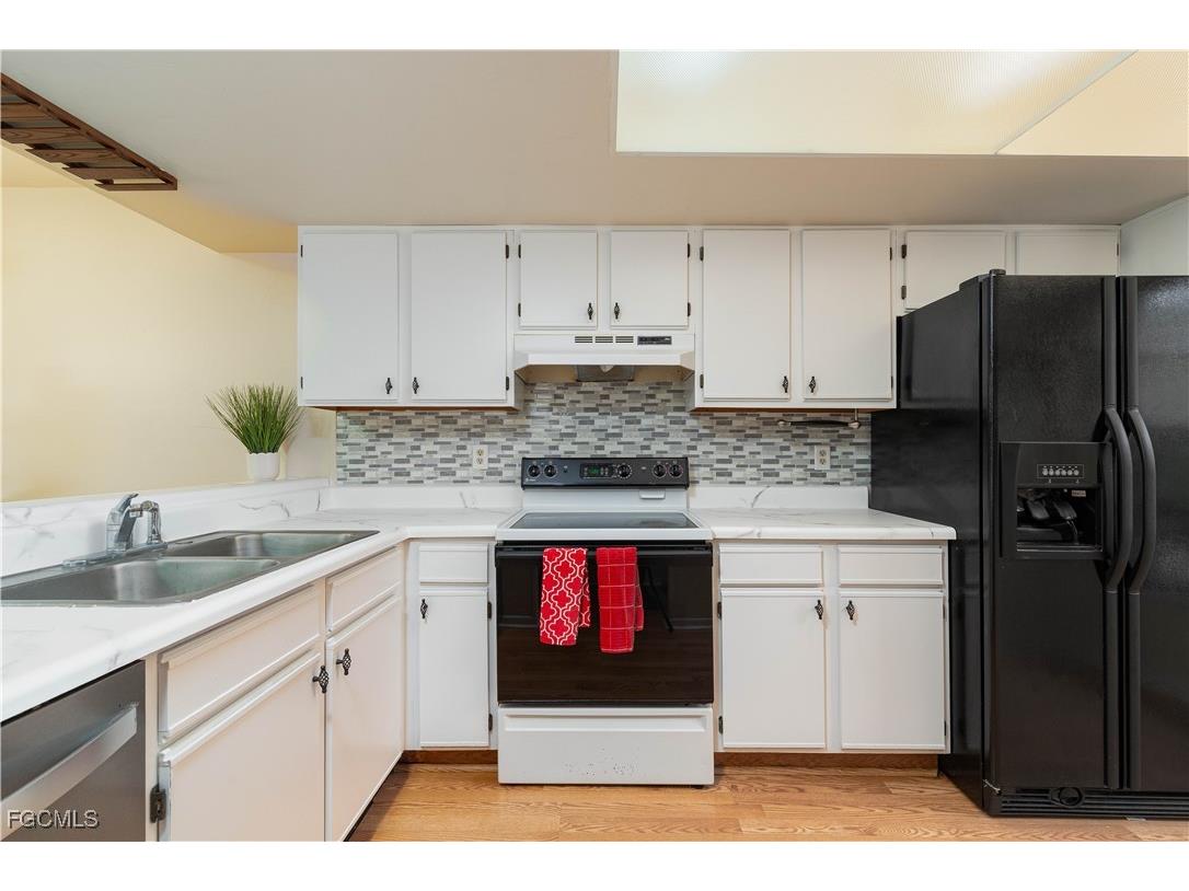 2131 Crystal Drive #24 Fort Myers FL 33907 2025009272 image9