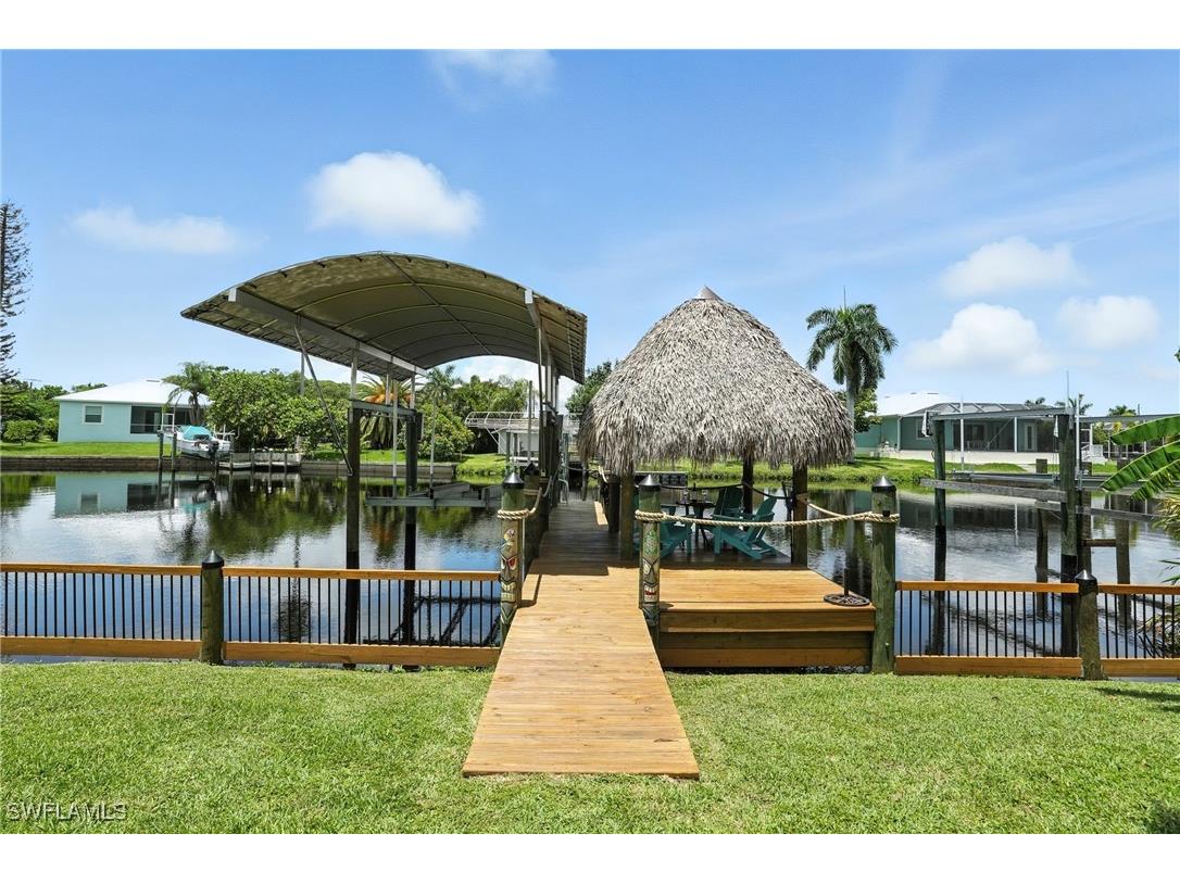 2131 Saint Croix Avenue Fort Myers FL 33905 225063048 image1