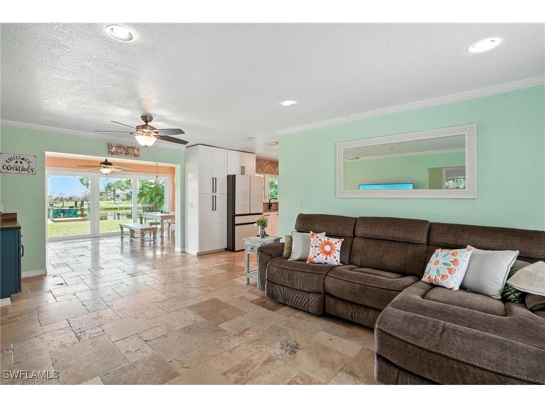 2131 Saint Croix Avenue Fort Myers FL 33905 225063048 image3