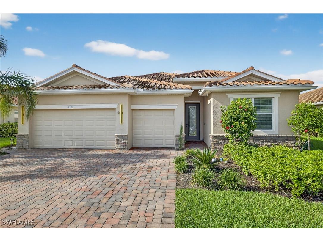 2131 Vermont Lane Naples FL 34120 225067759 image1