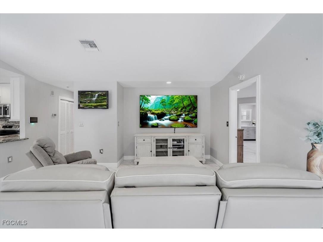 2132 Barbados Avenue Fort Myers FL 33905 2025025114 image16