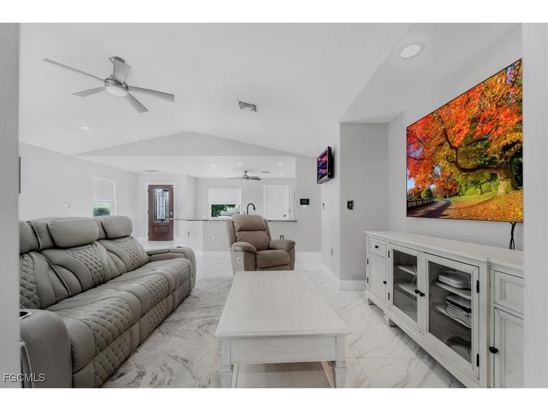 2132 Barbados Avenue Fort Myers FL 33905 2025025114 image25