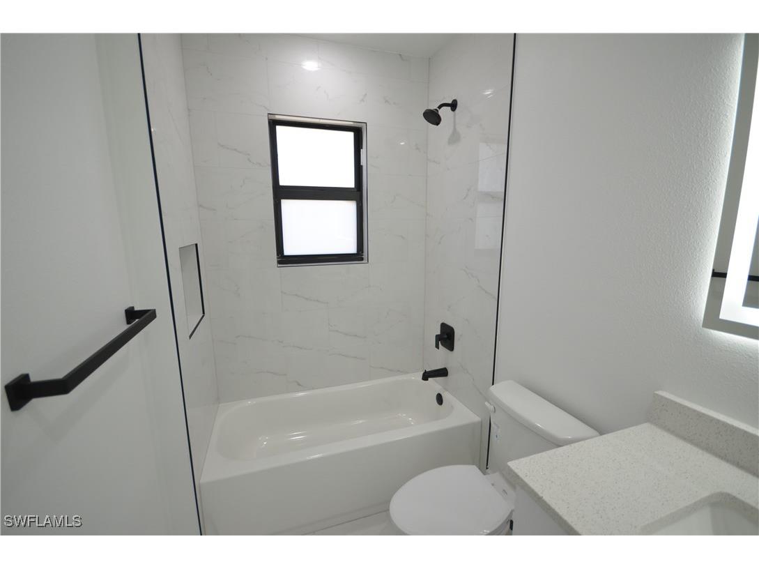 2132 Barker Boulevard Fort Myers FL 33916 225054260 image12