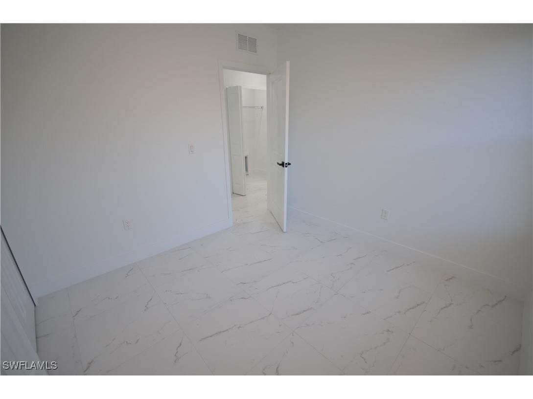 2132 Barker Boulevard Fort Myers FL 33916 225054260 image16