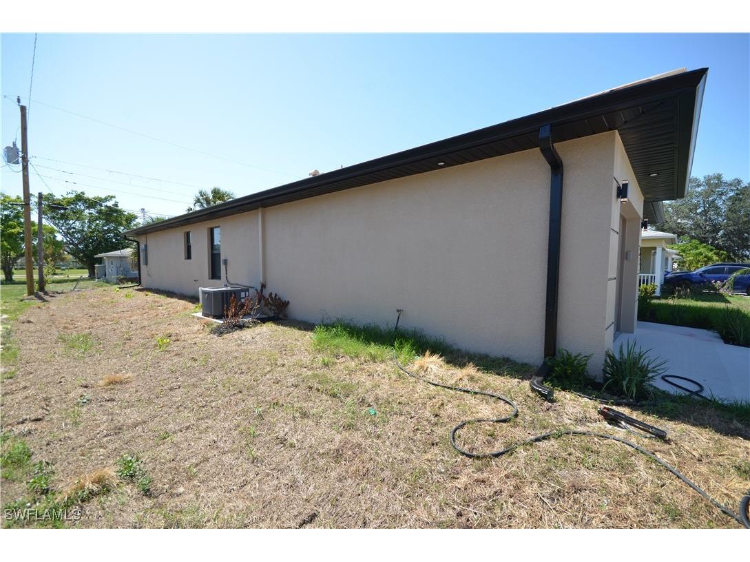 2132 Barker Boulevard Fort Myers FL 33916 225054260 image29