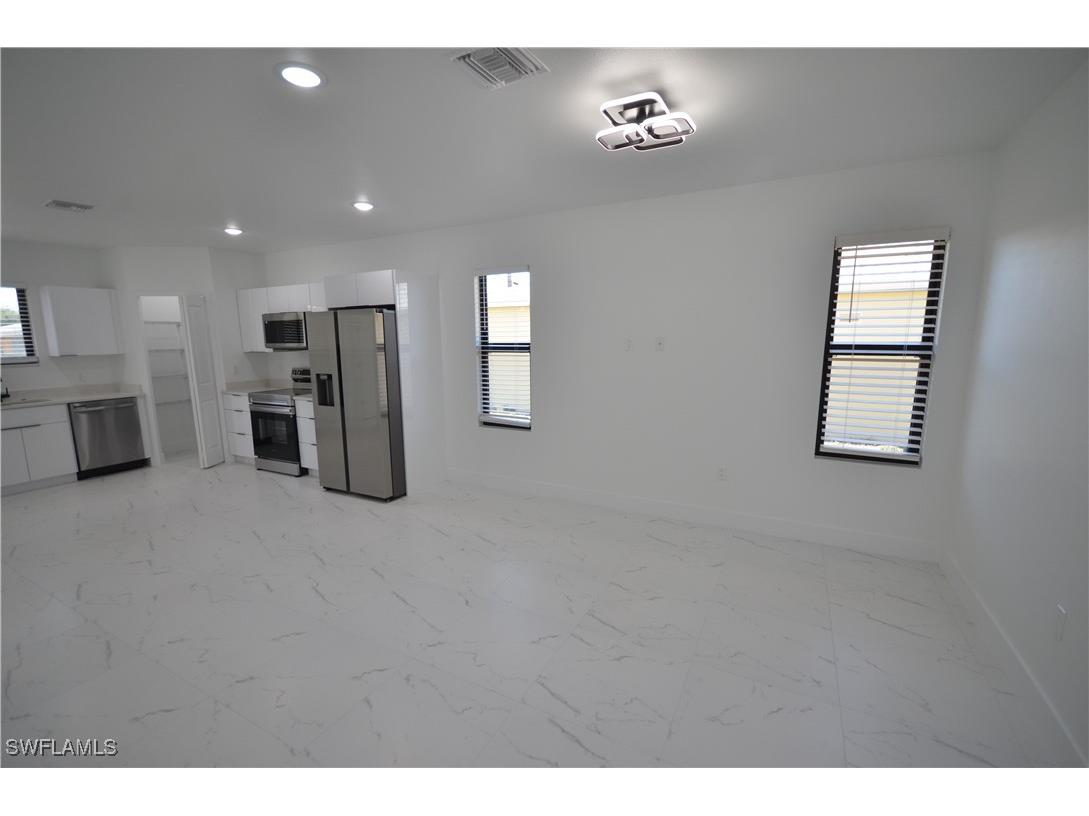 2132 Barker Boulevard Fort Myers FL 33916 225054260 image3