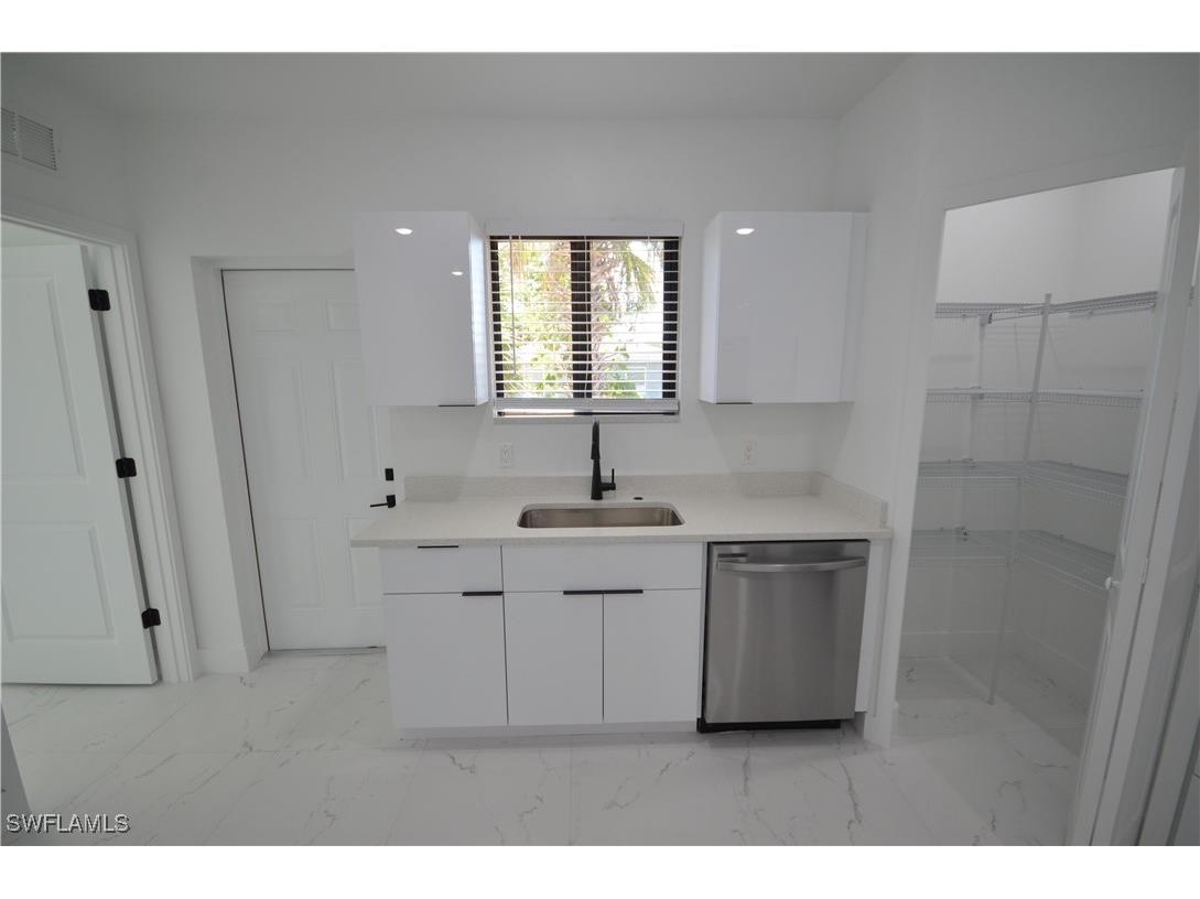 2132 Barker Boulevard Fort Myers FL 33916 225054260 image6