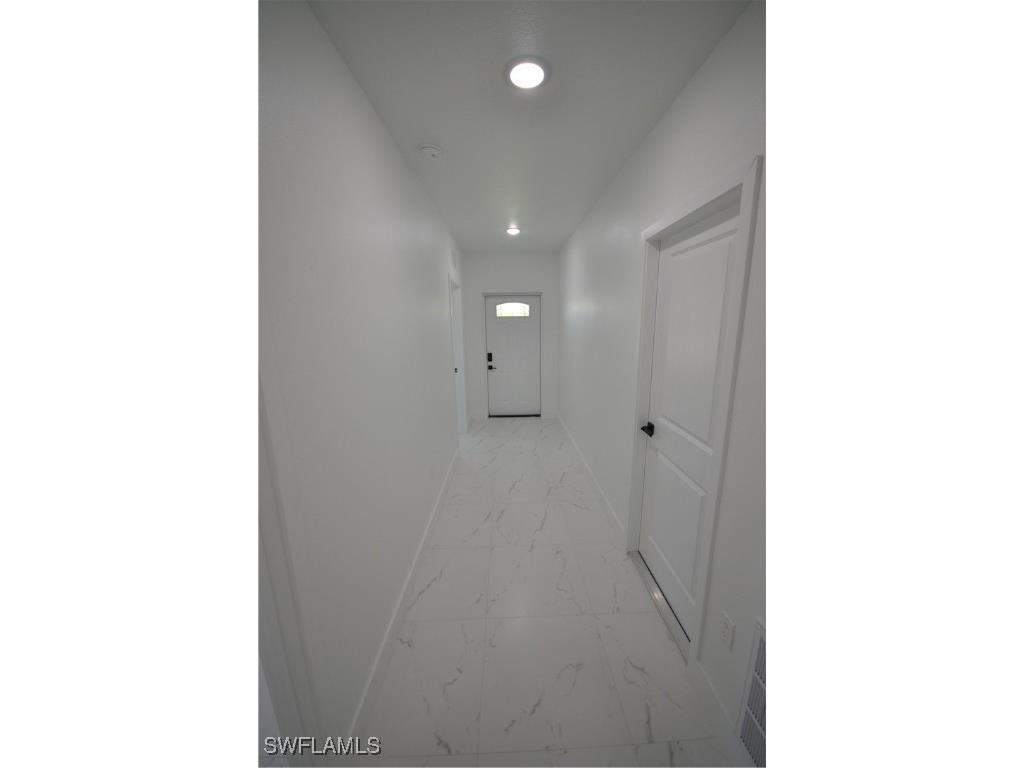 2132 Barker Boulevard Fort Myers FL 33916 225054260 image9