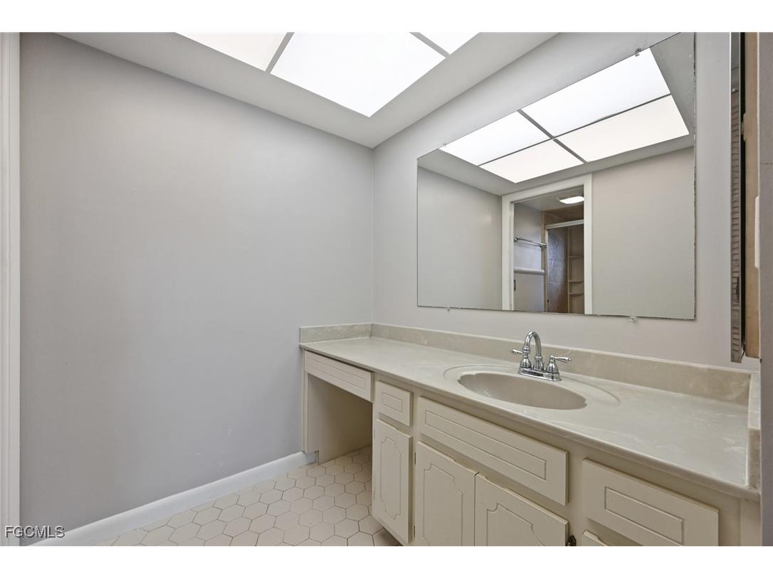 2132 SE 15th Street Cape Coral FL 33990 2025025077 image16