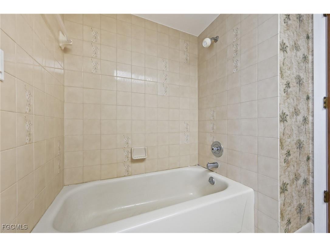 2132 SE 15th Street Cape Coral FL 33990 2025025077 image24