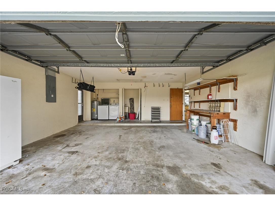 2132 SE 15th Street Cape Coral FL 33990 2025025077 image25