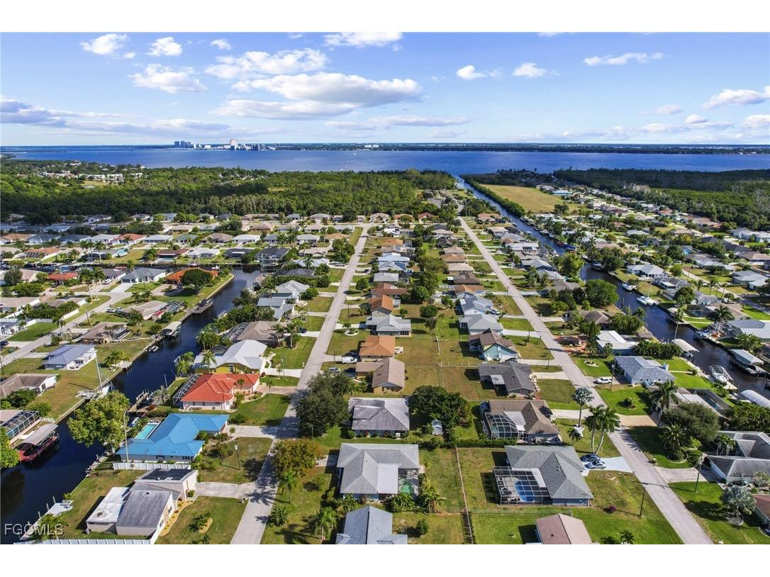 2132 SE 15th Street Cape Coral FL 33990 2025025077 image34