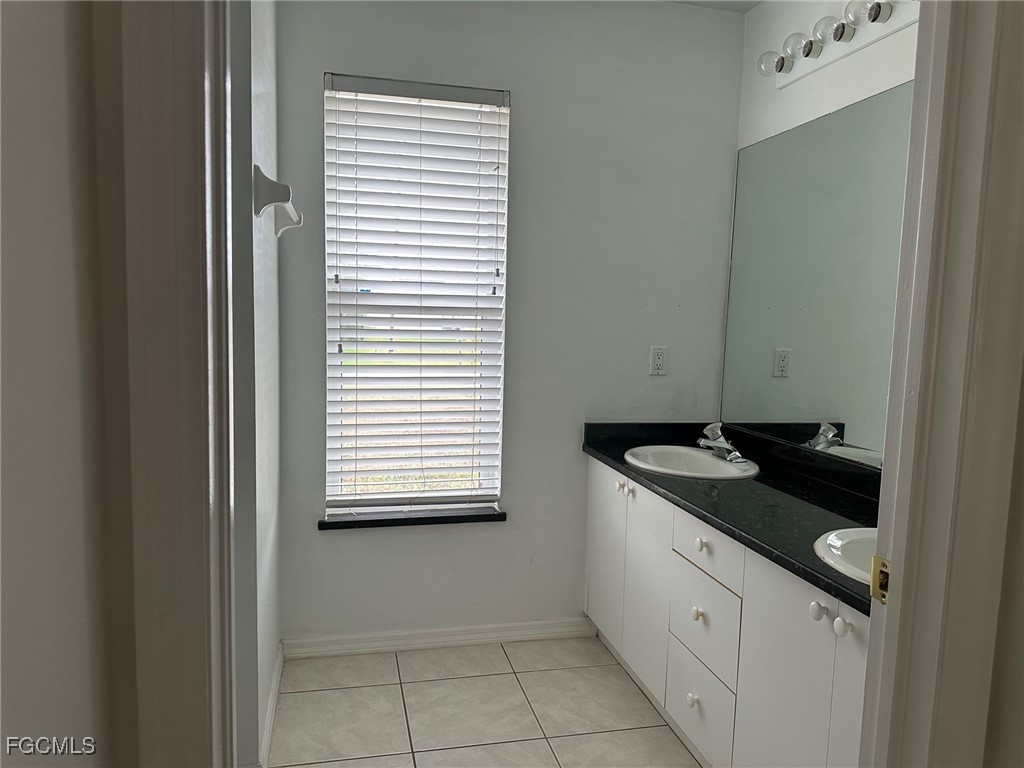 2132 SW 15th Street Cape Coral FL 33991 2025020863 image9