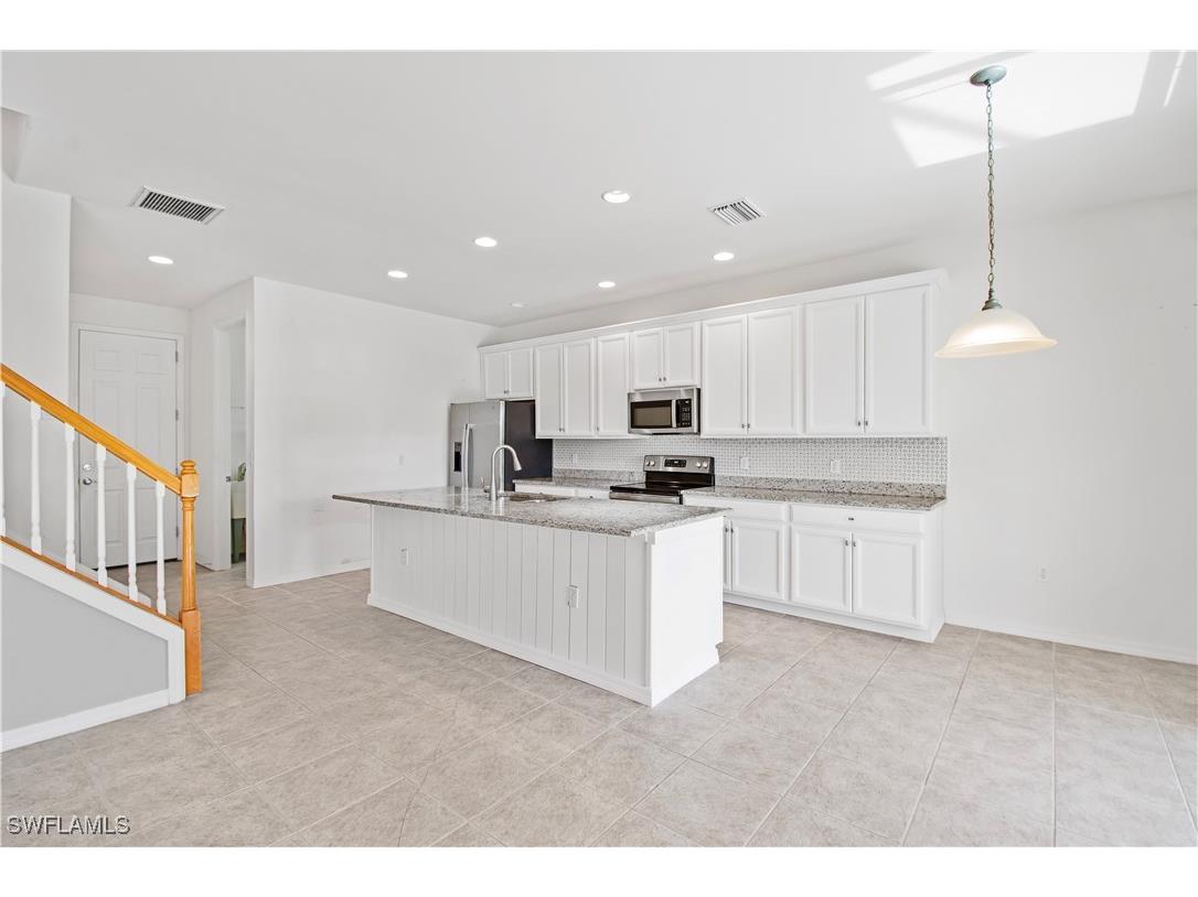 2133 Fairmont Lane Naples FL 34120 225075181 image5