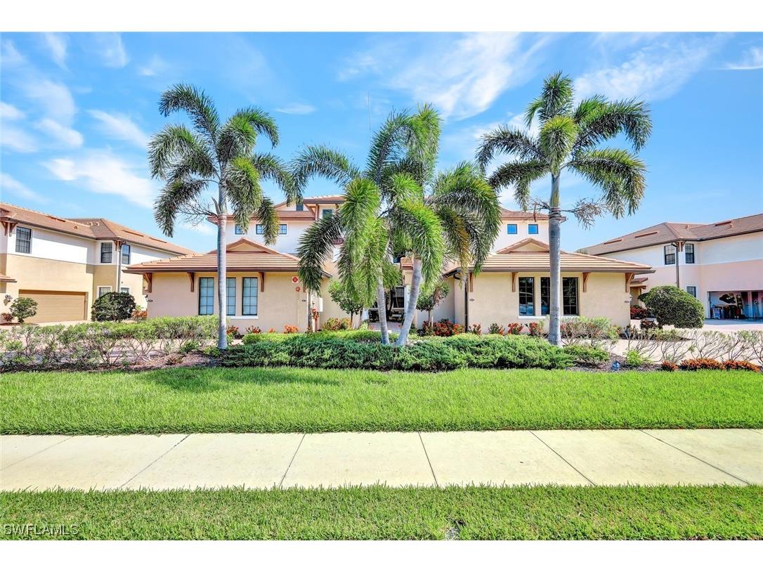 2133 Frangipani Circle #2-102 Naples FL 34120 223050372 image1
