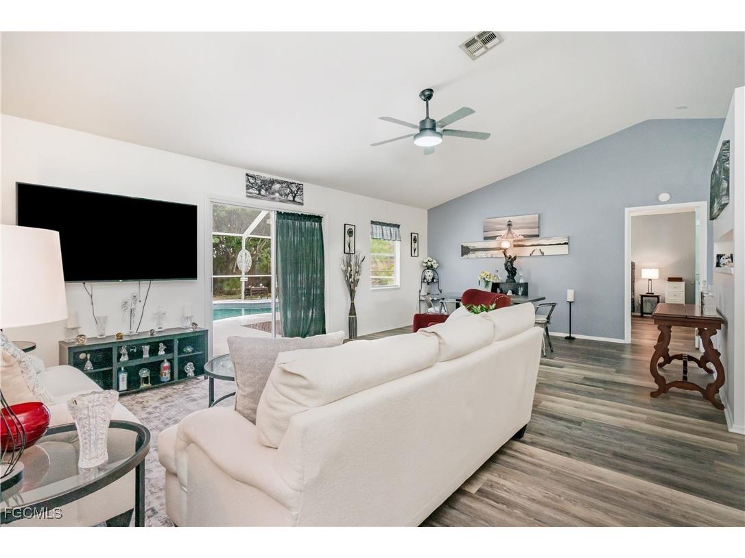 2133 SW 5th Avenue Cape Coral FL 33991 2025015399 image5