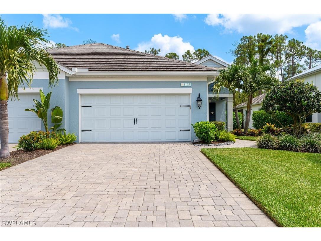 2135 Marquesa Circle Naples FL 34112 224050434 image1