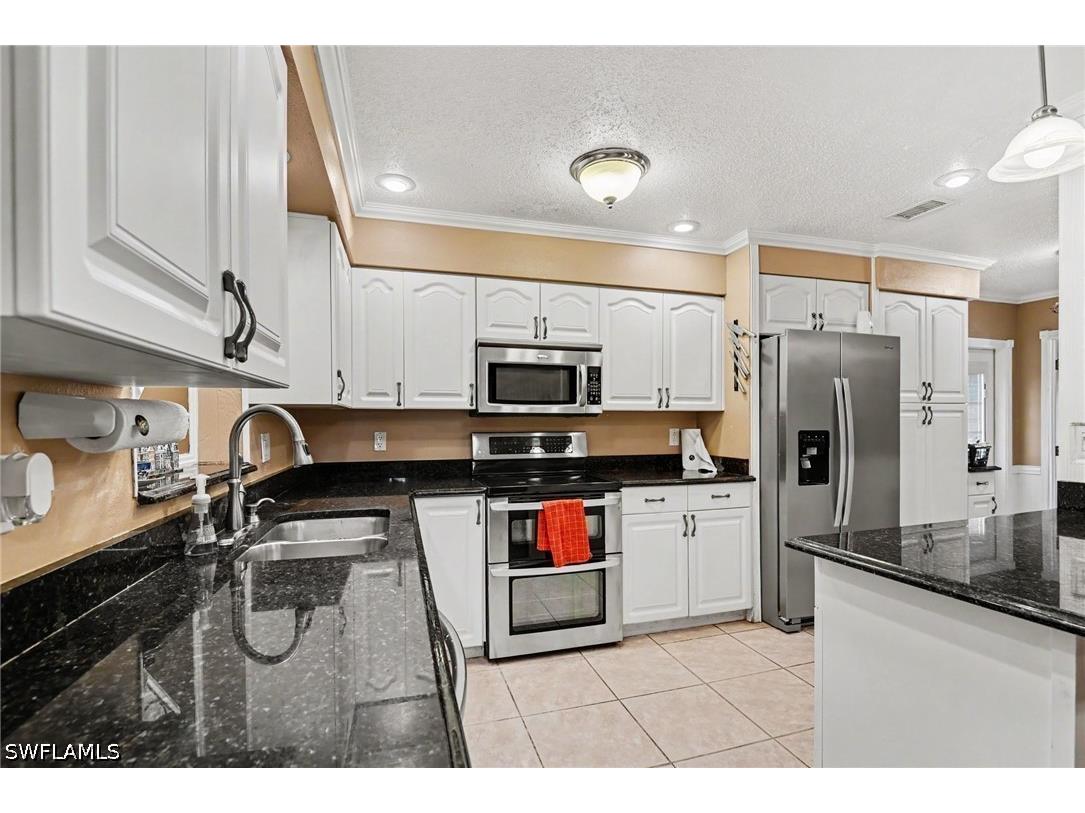 2136 Flora Avenue Fort Myers FL 33907 226022474 image7